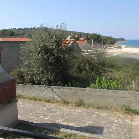 Ferienhaus Haus In Ugljan Mit Terrasse, Garten Und Grill *